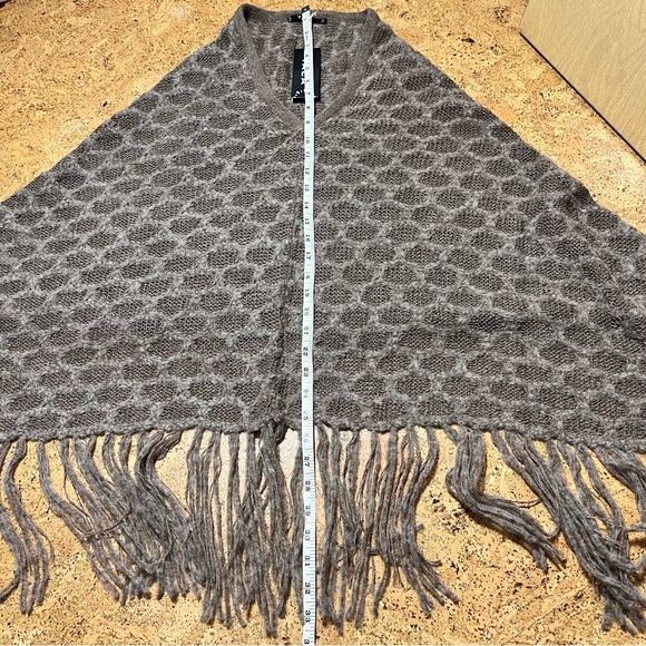 Yala Davina Alpaca Open Weave Knit Poncho Shawl NWT In Brown O/S - Picture 11 of 12
